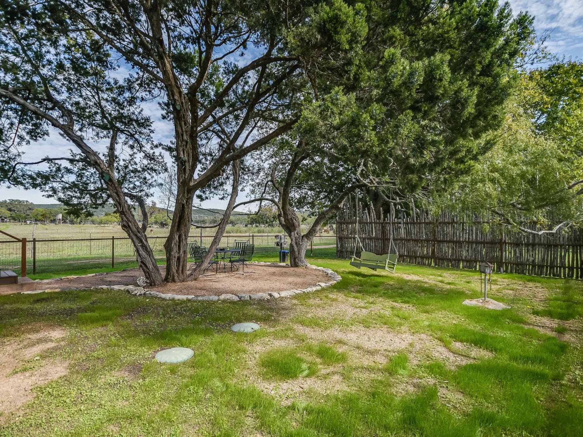 Montesino Ranch Lodging Villa Wimberley Exterior foto